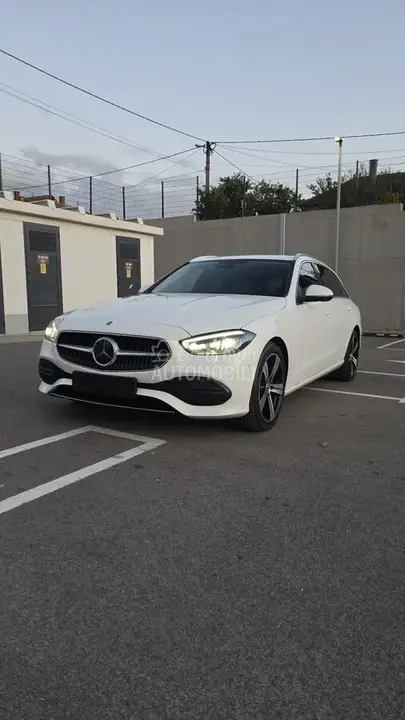 Mercedes-Benz C200 2023 photo 3