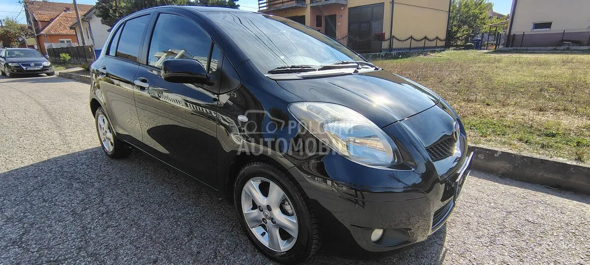 Toyota Yaris 2010 photo 2