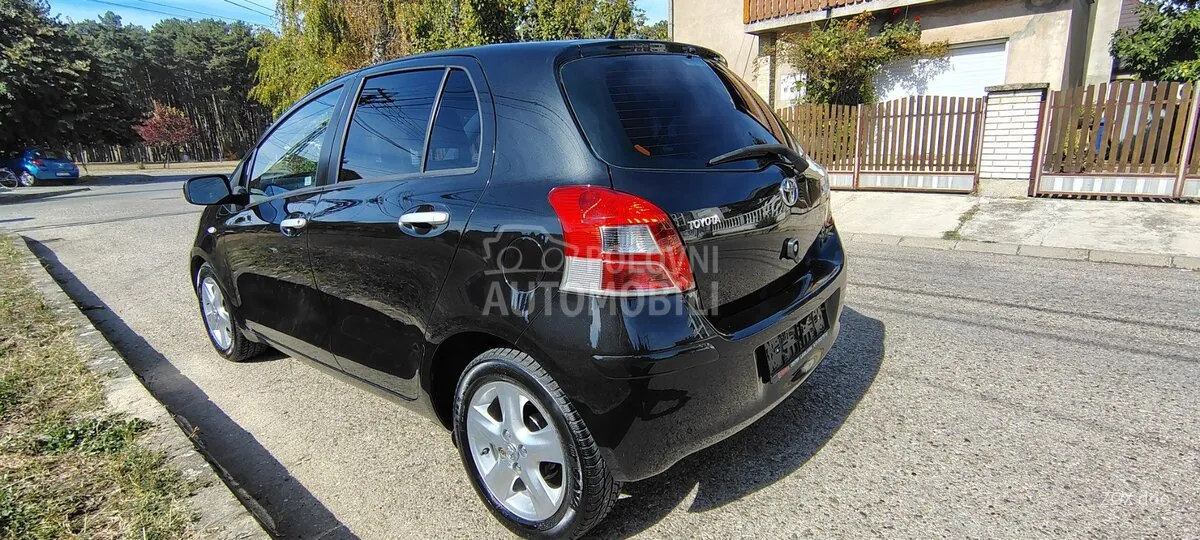 Toyota Yaris 2010 photo 4