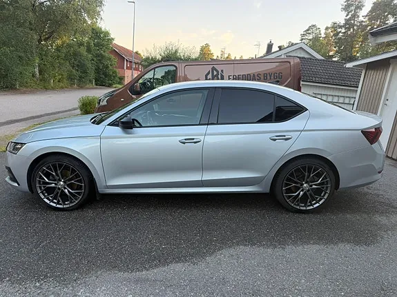 Skoda Octavia 2021 photo 2