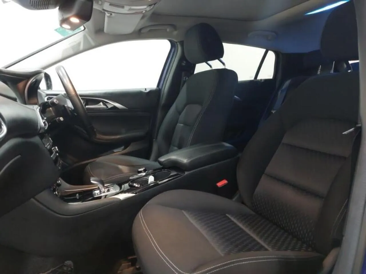 Infiniti Q30 2019 photo 5