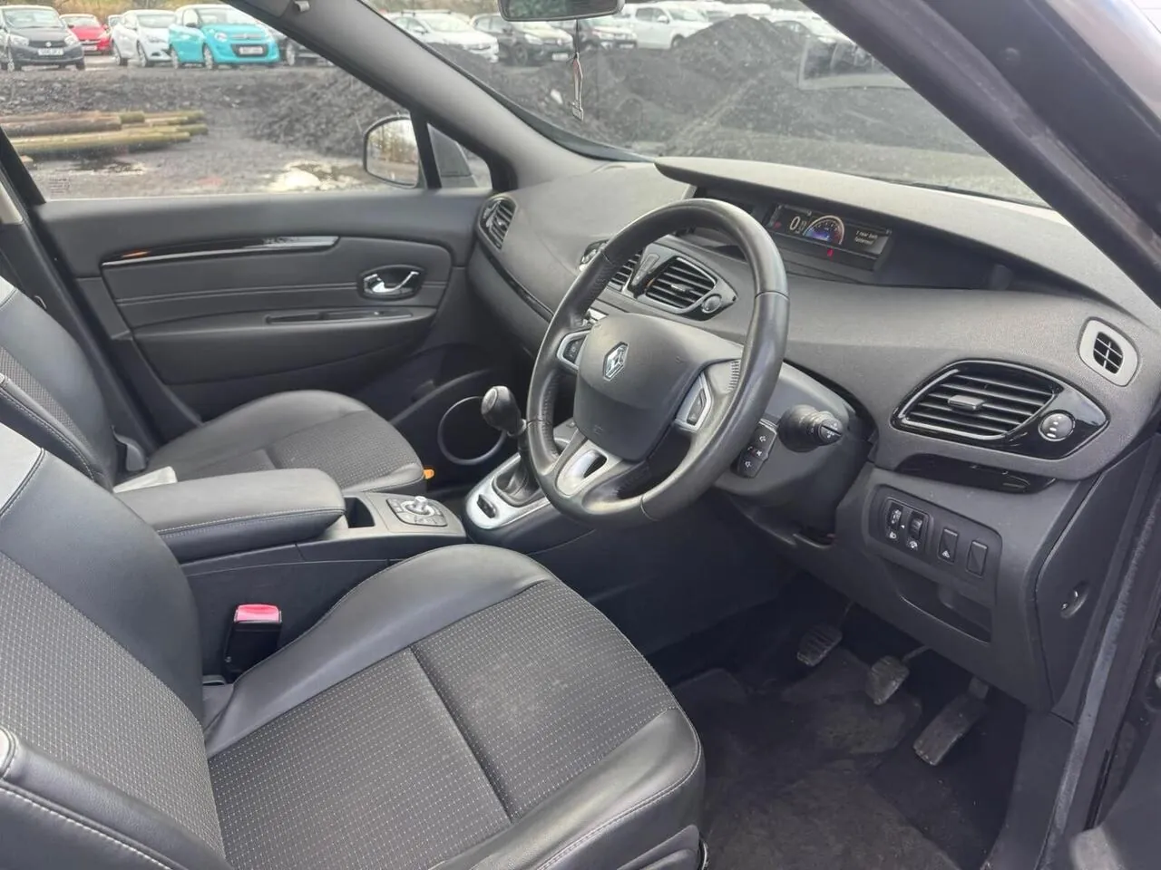 Renault Scenic 2012 photo 5
