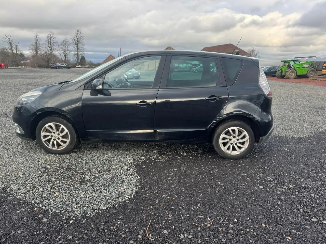 Renault Scenic 2012 photo 2