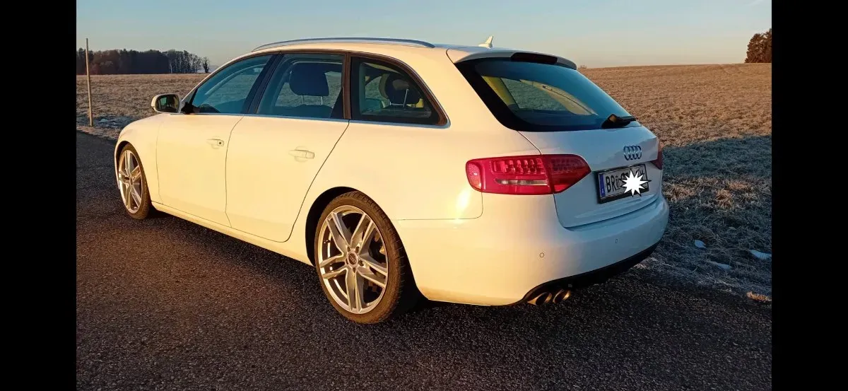 Audi A4 2009 photo 2