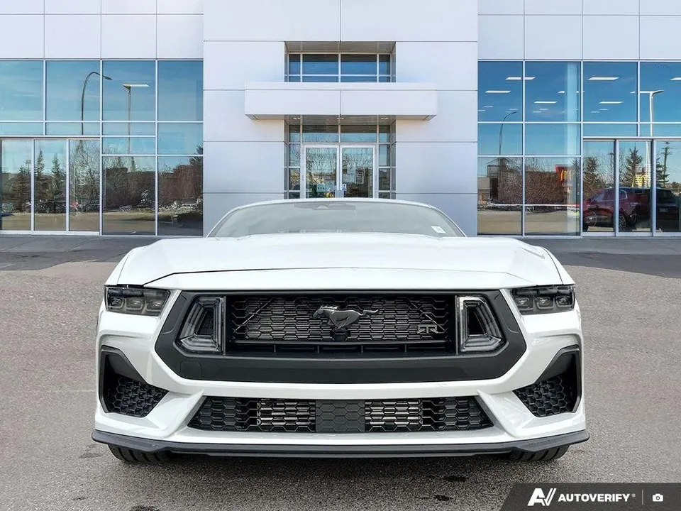 Ford Mustang 2026 photo 2