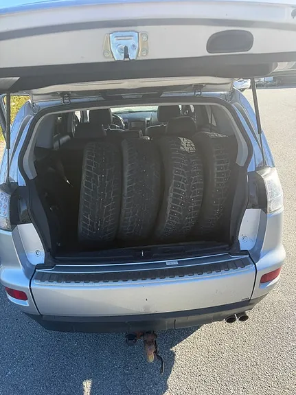 Mitsubishi Outlander 2011 photo 3