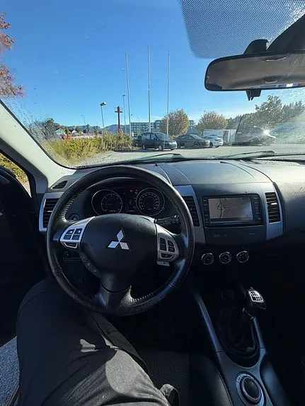 Mitsubishi Outlander 2011 photo 5