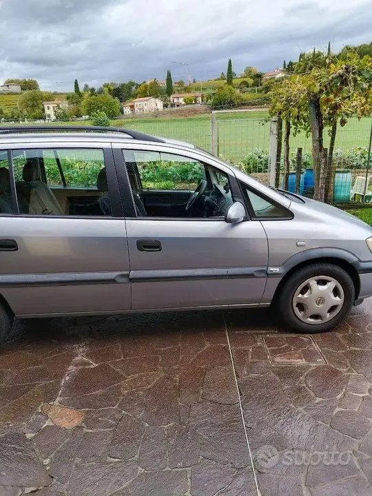 Opel Zafira 2002 photo 3