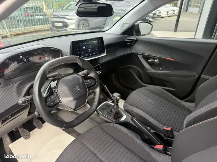 Peugeot 2008 2020 photo 4