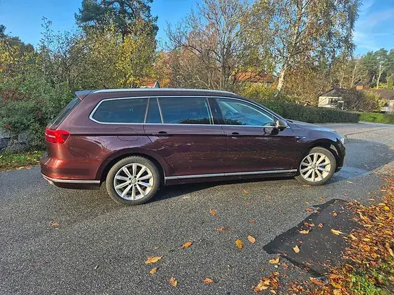 Volkswagen Passat 2018 photo 2