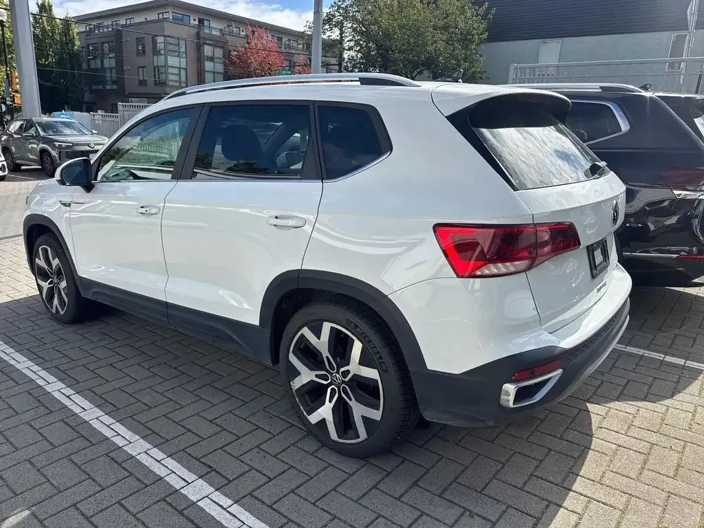 Volkswagen Taos 2022 photo 2