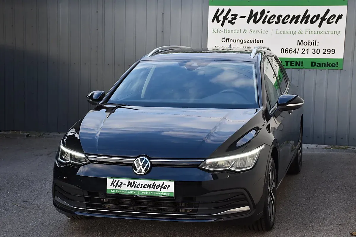Volkswagen Golf 2023 photo 2