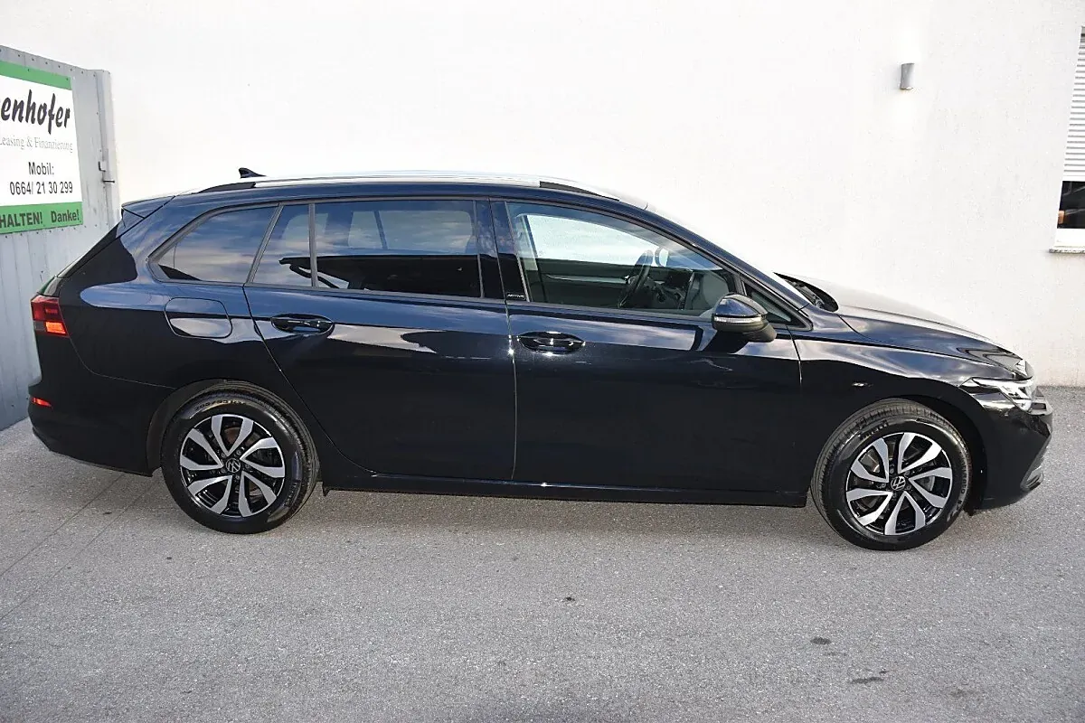 Volkswagen Golf 2023 photo 3