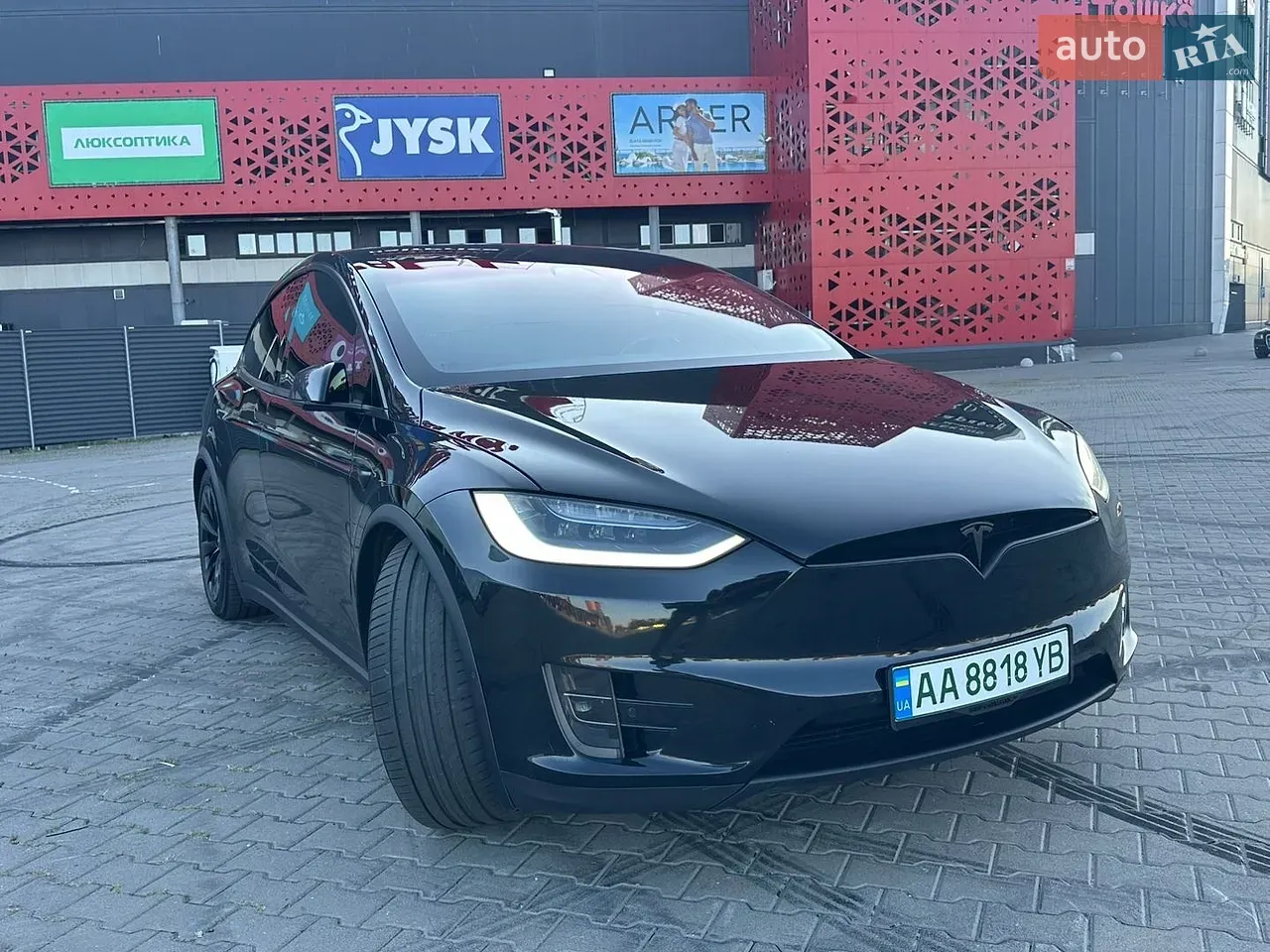 Tesla Model X 2019 photo 2