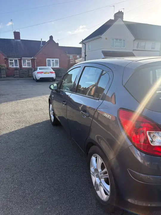 Vauxhall Corsa 2010 photo 2