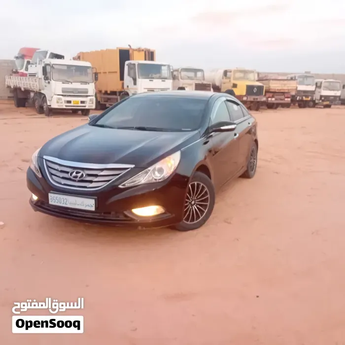 Hyundai Elantra 2013 photo 2
