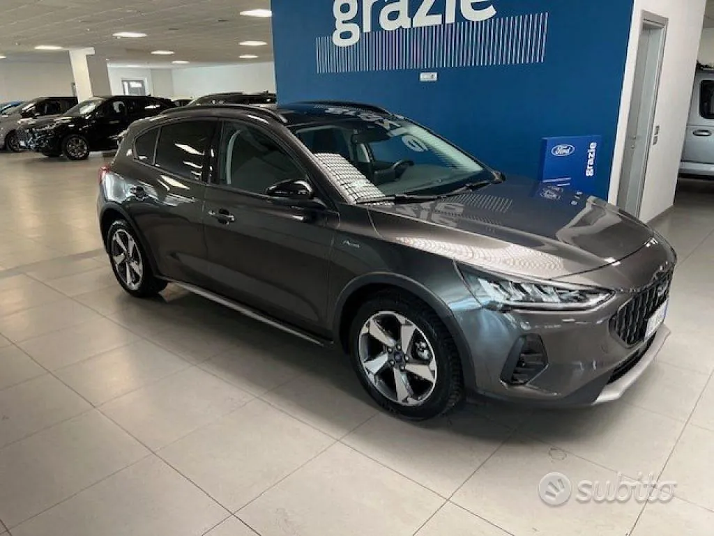 Ford Focus 2023 photo 3