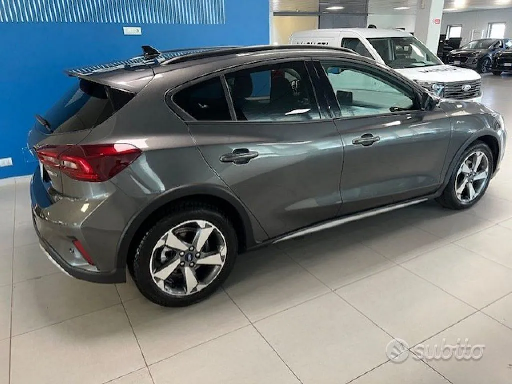 Ford Focus 2023 photo 4