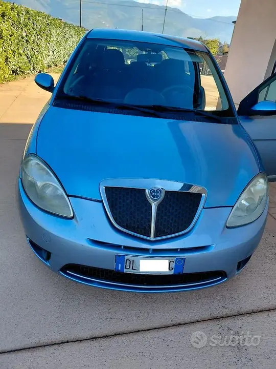 Lancia Ypsilon