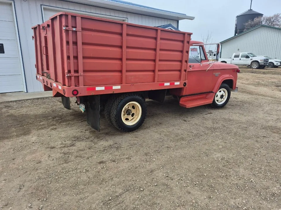 Dodge Fargo 1968 photo 3