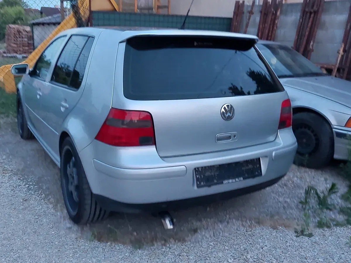 Volkswagen Golf 2003 photo 3