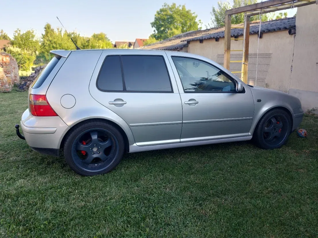 Volkswagen Golf 2003 photo 2