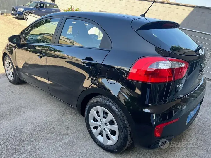 Kia Rio 2015 photo 3