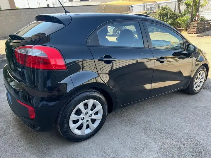 Kia Rio 2015 photo 4