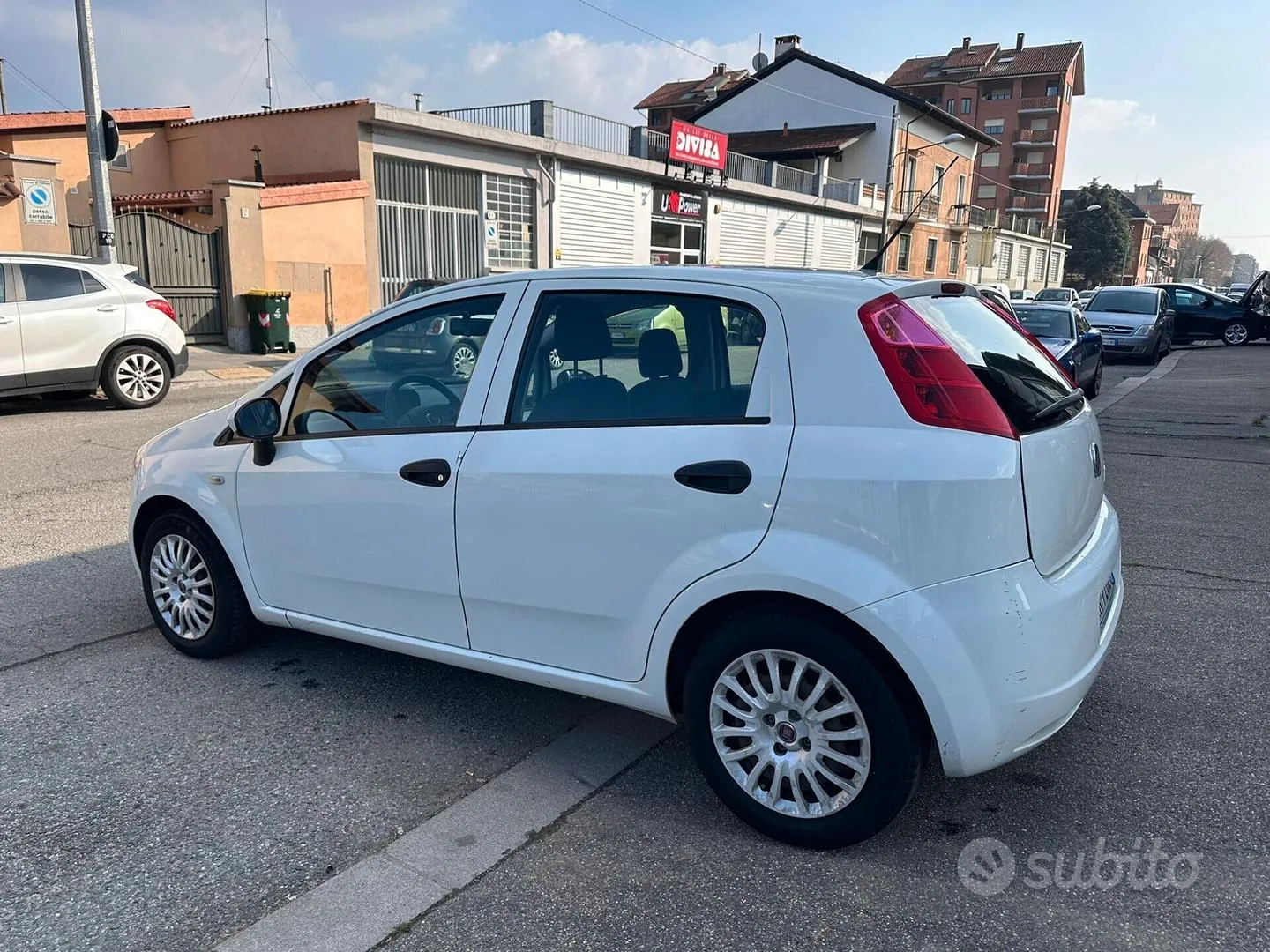 Fiat Grande Punto 2013 photo 2