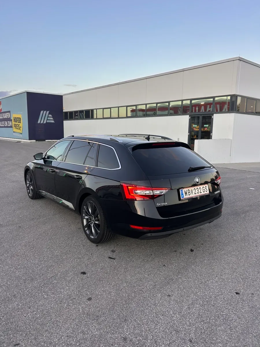 Skoda Superb 2019 photo 2