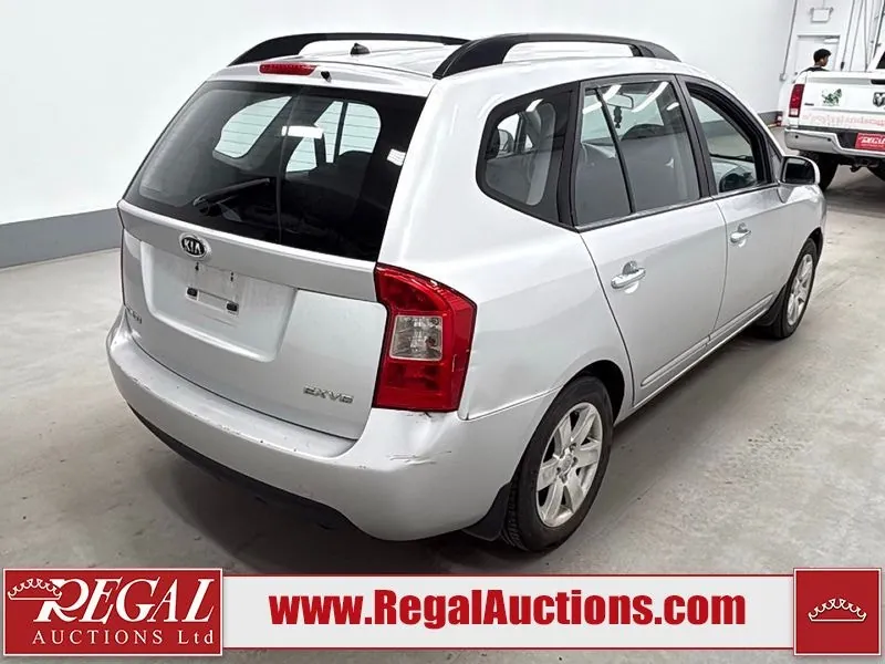 Kia Rondo 2009 photo 3