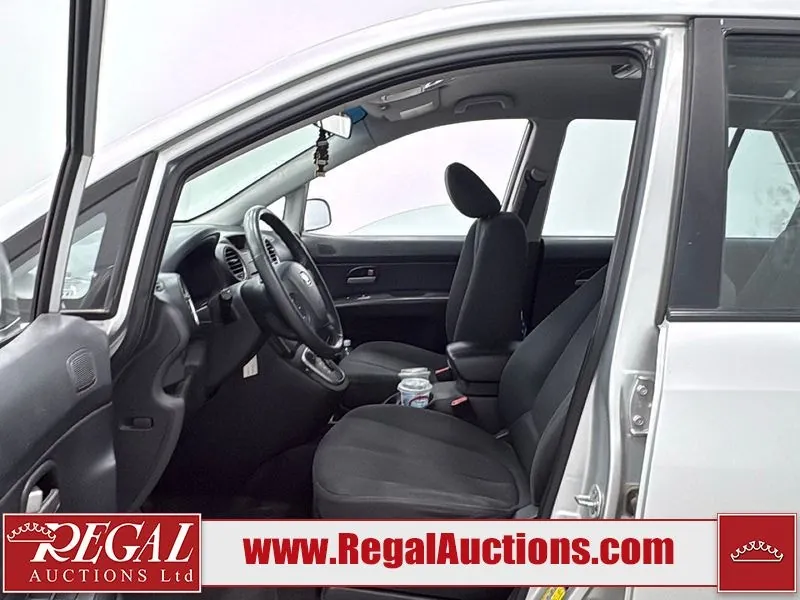 Kia Rondo 2009 photo 5