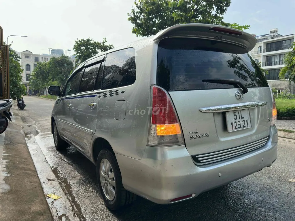 Toyota Innova 2011 photo 4