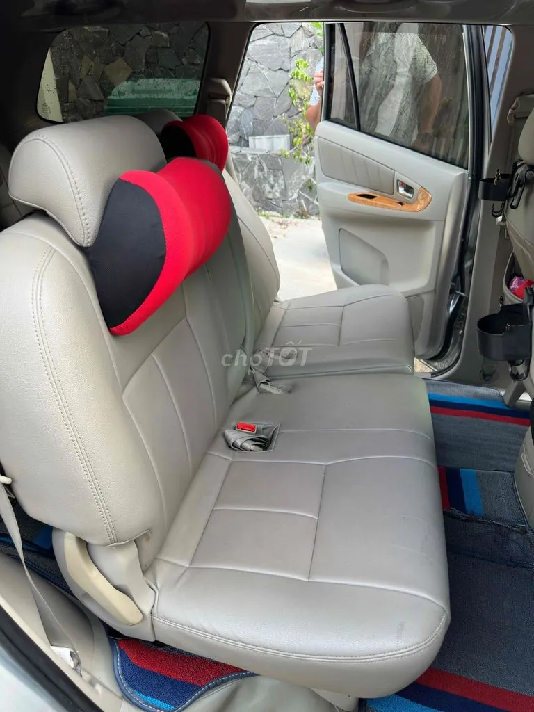 Toyota Innova 2011 photo 2