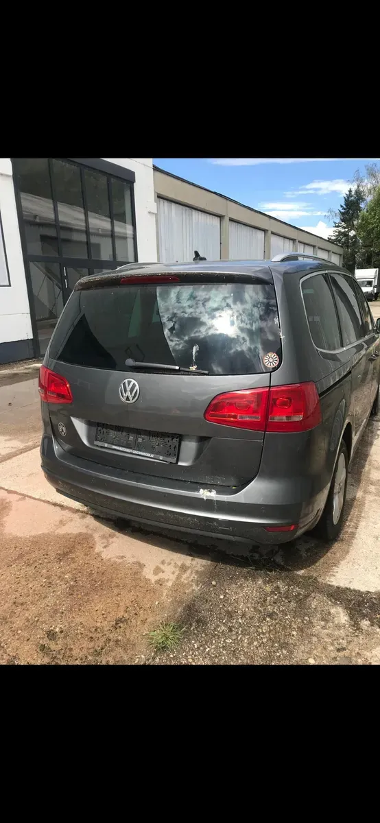Volkswagen Sharan 2013 photo 2