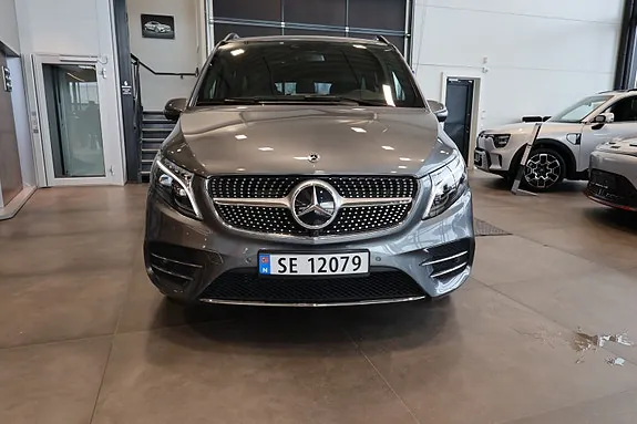 Mercedes-Benz V300 2023 photo 2
