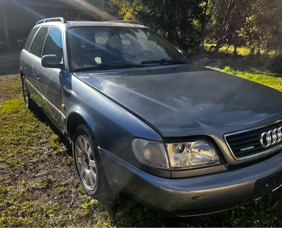 Audi 100