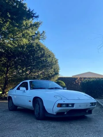 Porsche 928