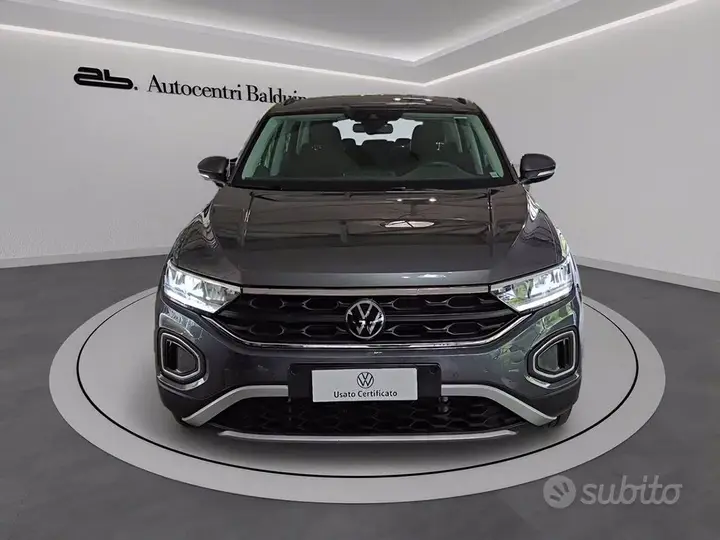 Volkswagen T-Roc 2023 photo 2