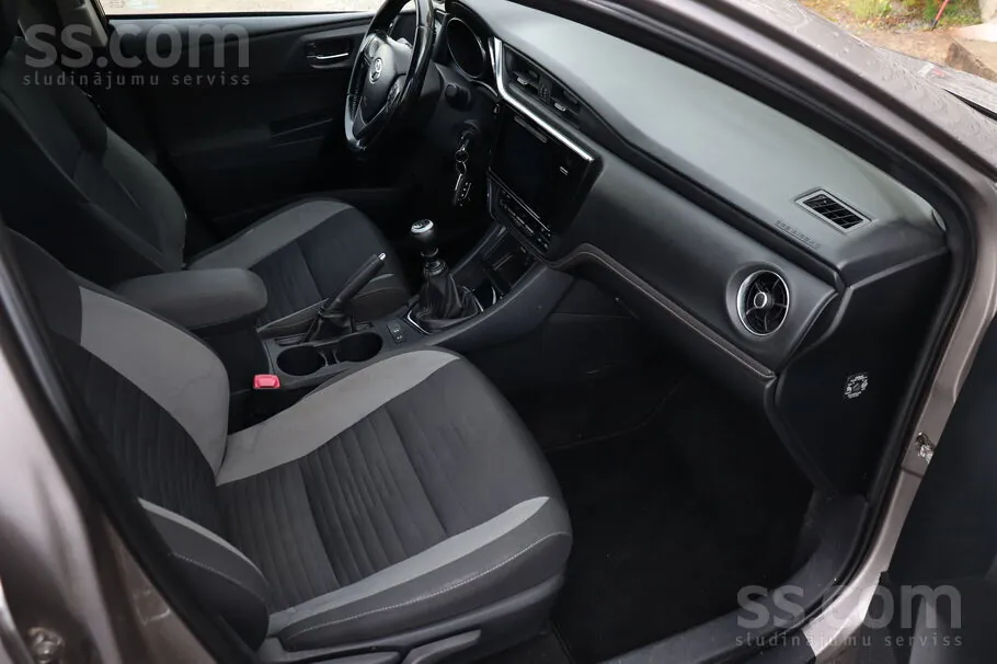 Toyota Auris 2016 photo 5