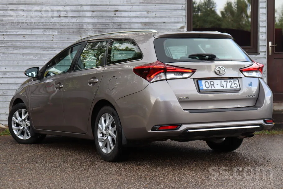 Toyota Auris 2016 photo 4