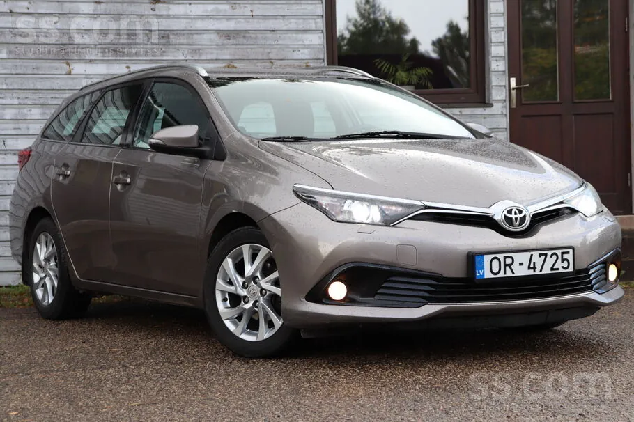 Toyota Auris 2016 photo 2