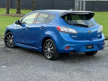 Mazda Axela 2012 photo 5