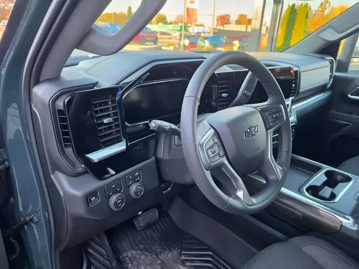 Chevrolet Silverado 2500 2026 photo 5