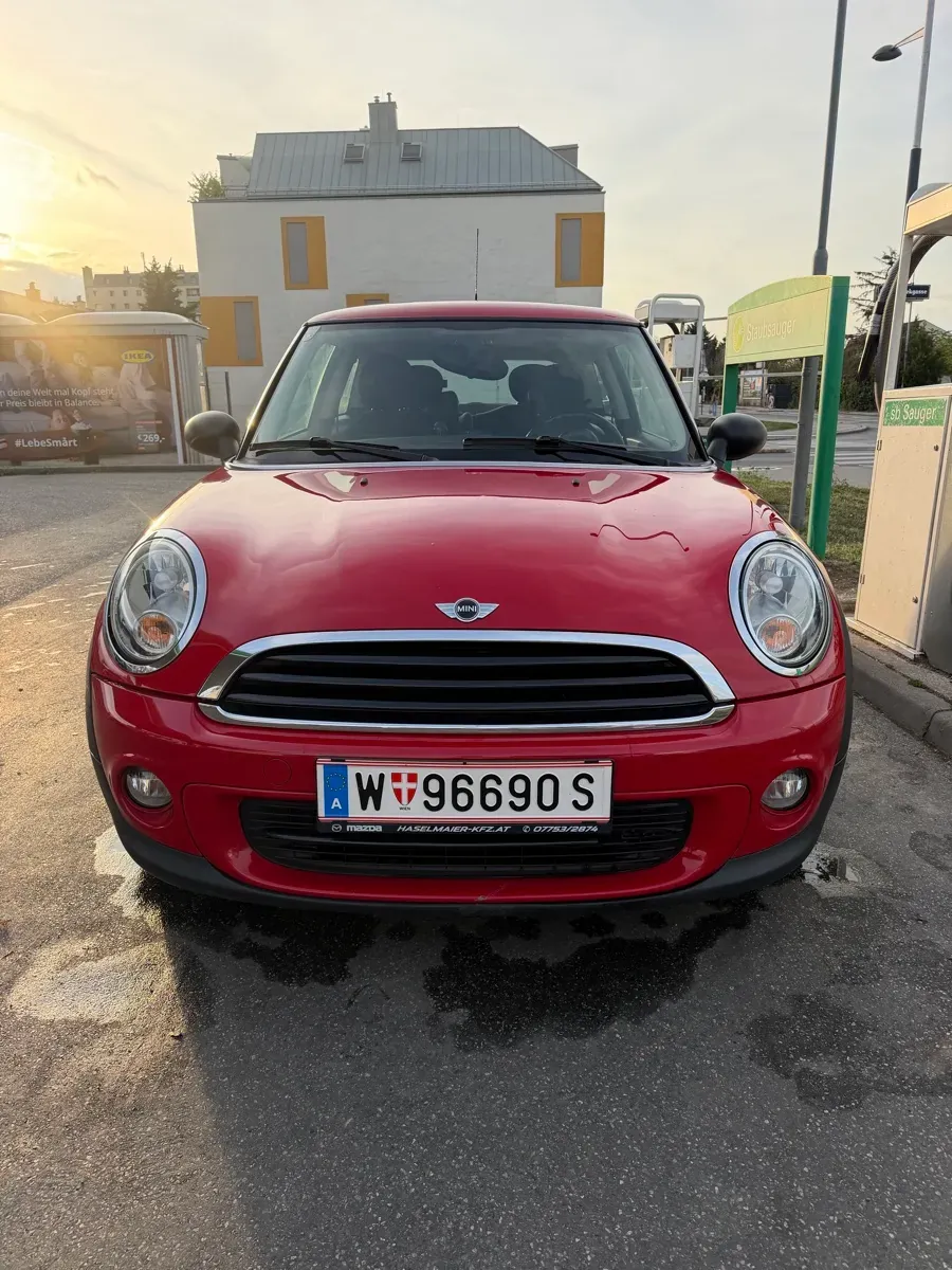 Mini Cooper 2011 photo 2