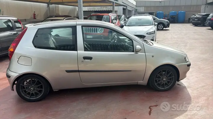 Fiat Punto 2003 photo 4