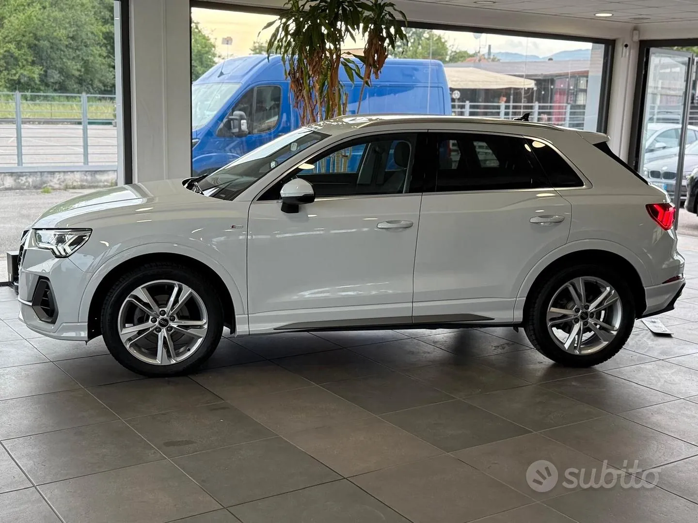 Audi Q3 2023 photo 3