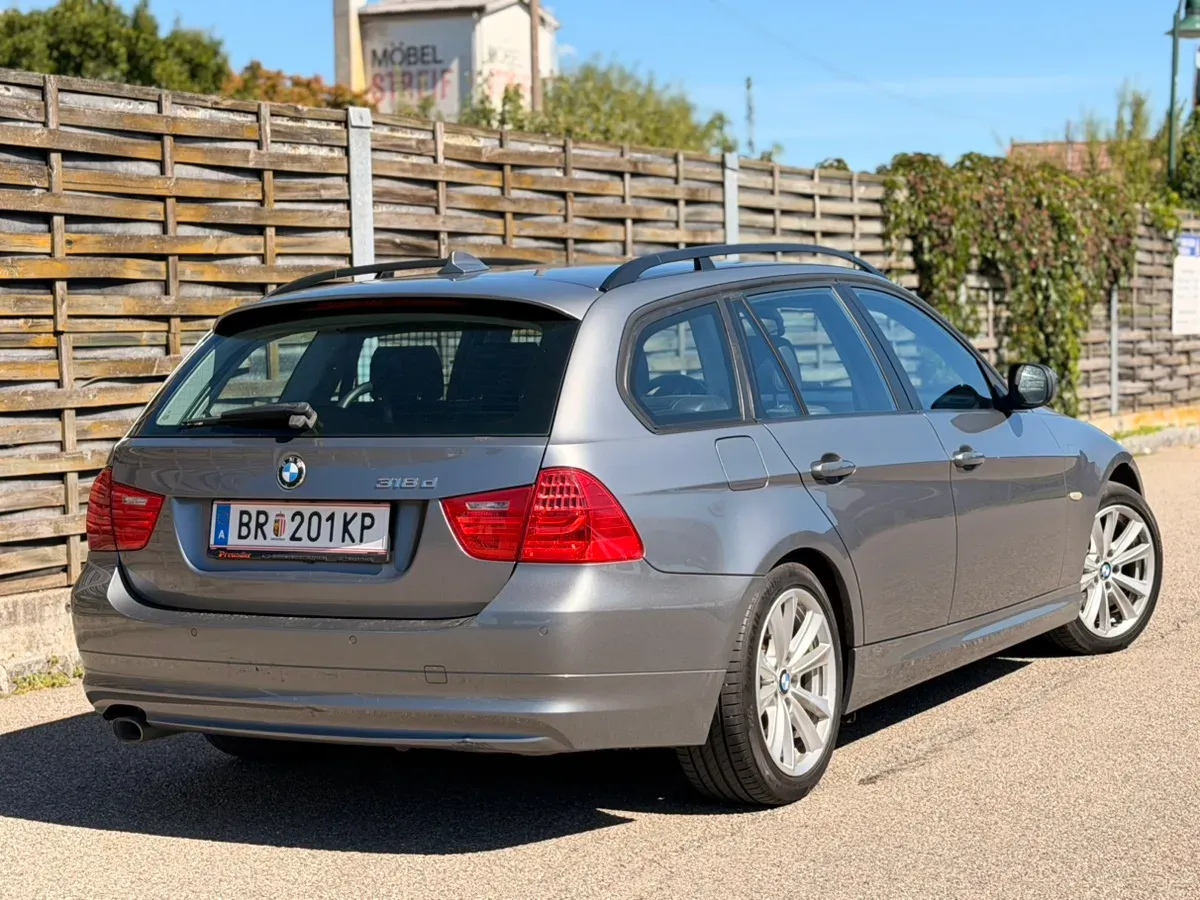 BMW 3 Series 2009 photo 3