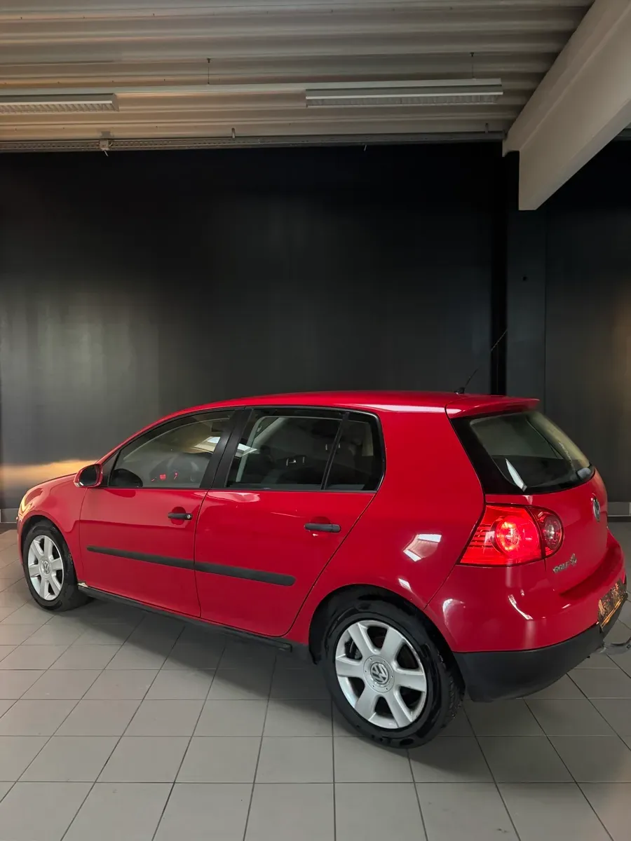 Volkswagen Golf 2006 photo 2