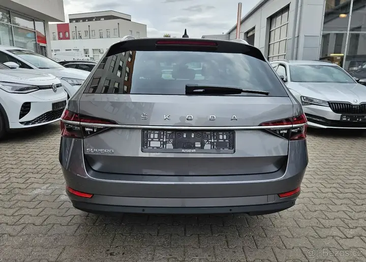 Skoda Superb 2022 photo 5
